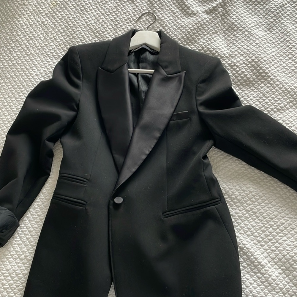 Black Zara blazer